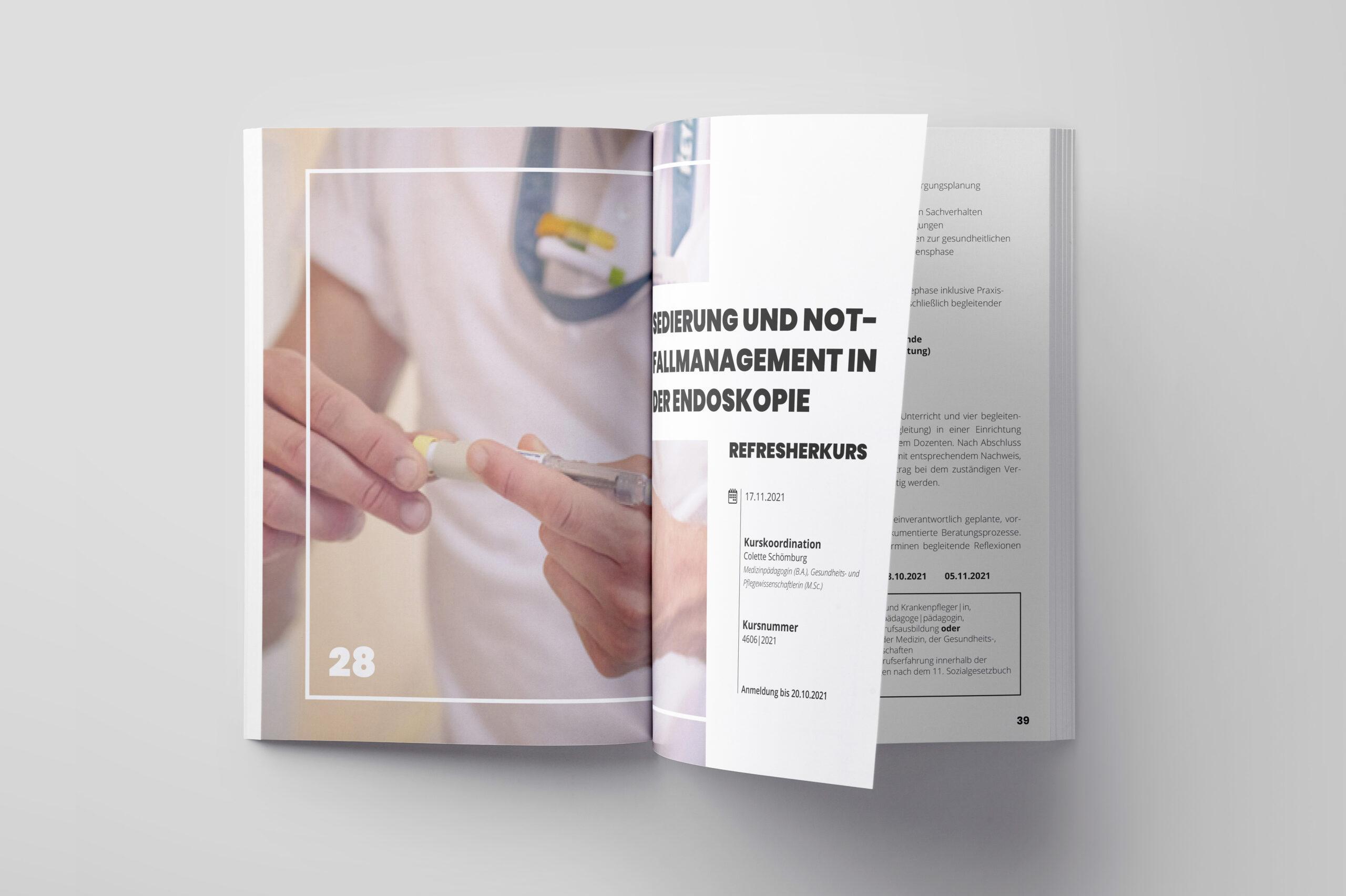 Christliche Akademie für Gesundheits- und Pflegeberufe Halle. Corporate Design Leipzig. Illustration Leipzig. Grafikdesign Leipzig. The C/A Studio. Charlie Grashoff. Videoproduktion in Leipzig.