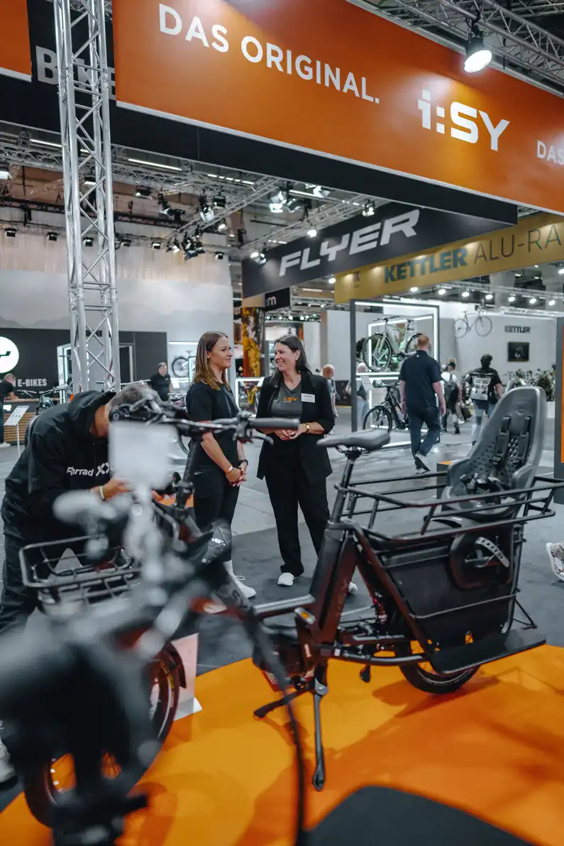 Eventfotograf. Eventfotografie von der Eurobike. Fotografie Leipzig. Deine professionelle Fotografin für Werbefotografie, Produktfotografie, Businessfotografie, Eventfotografie & mehr. Fotografie Halle & deutschlandweit. The C/A Studio. Eventfotografie Leipzig. Eventfotografie Halle. Eventfotografie Magdeburg. Eventfotografie Dresden. Eventfotograf Halle. Eventfotograf Leipzig. Eventfotograf Dresden. Eventfotograf Magdeburg.